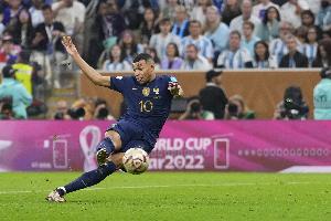 迪萨西谈2022世界杯：姆巴佩最厉害，凯恩最难应对，登贝莱最幽默